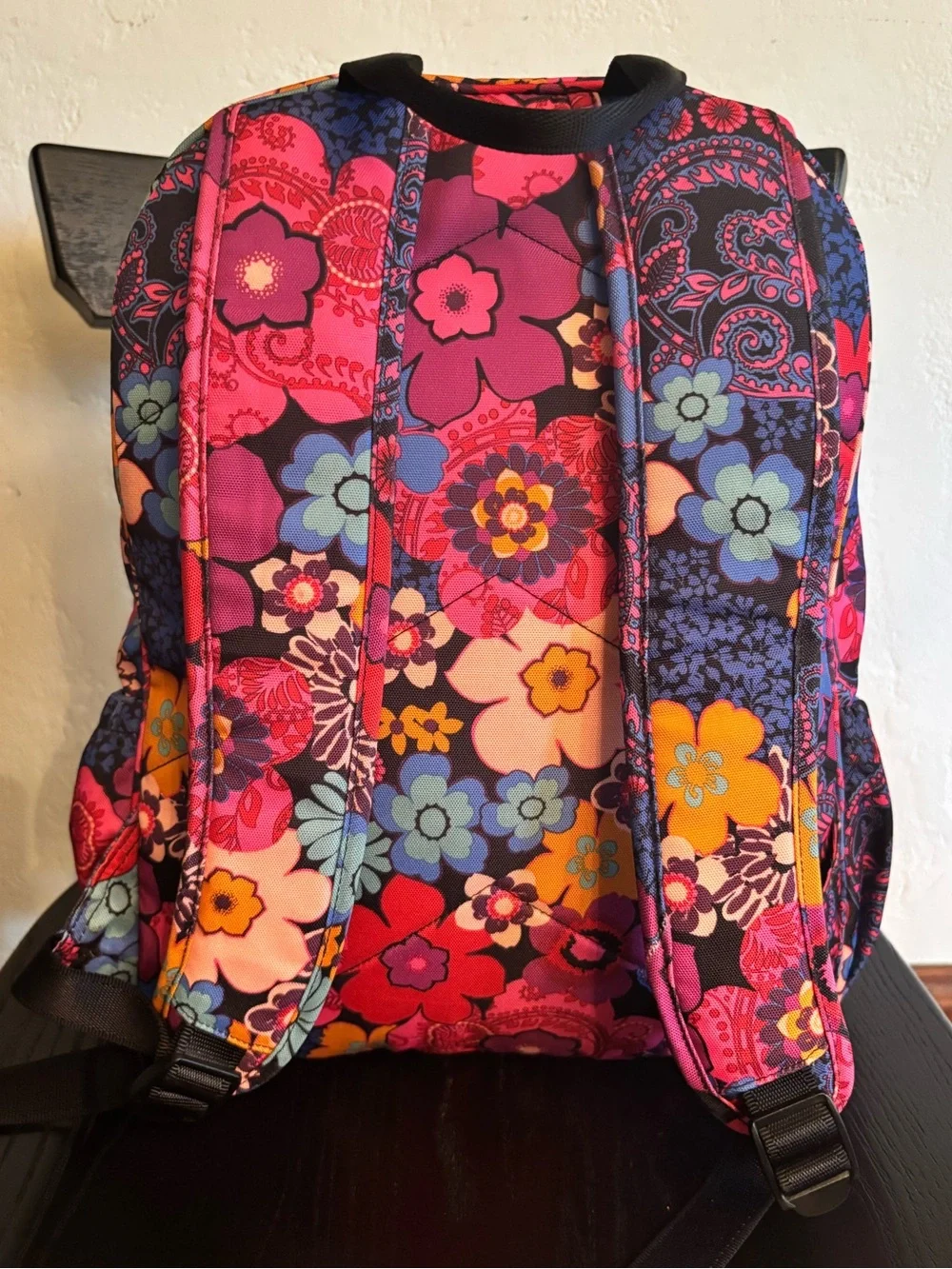 Vera Bradley base side good